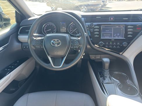 Used 2020 Toyota Camry LE image 12