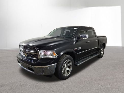 Used 2018 RAM 1500 Laramie w/ Convenience Group AWD/4WD image 2