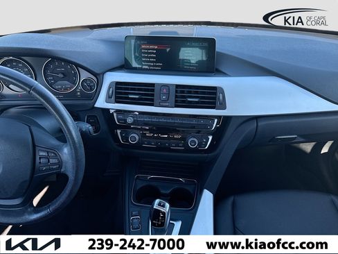 Used 2017 BMW 320i xDrive 320i xDrive image 18