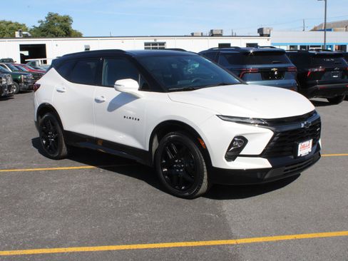 Used 2024 Chevrolet Blazer RS w/ Driver Confidence II Package image 3