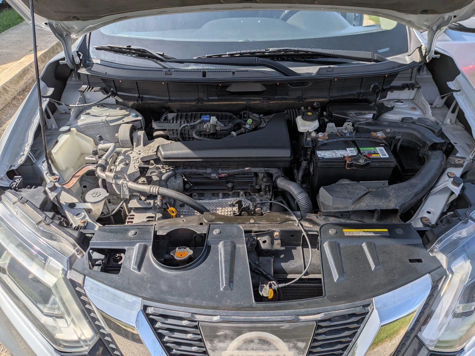 Used 2017 Nissan Rogue SV AWD/4WD image 17