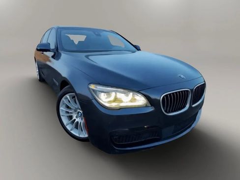 Used 2015 BMW 750i RWD image 5