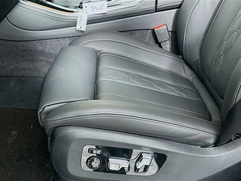 New 2026 BMW X5 M60i image 21