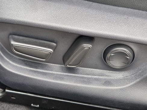 Used 2025 Toyota Camry SE FWD image 28