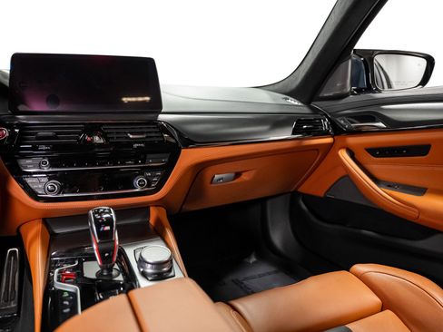 Used 2021 BMW M5 w/ Executive Package image 43