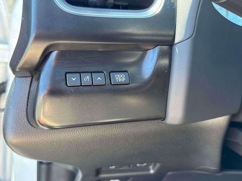Used 2024 Lexus UX 250h F Sport AWD/4WD image 21