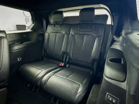 Used 2025 Jeep Grand Cherokee L Overland image 28