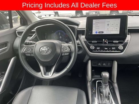 Used 2025 Toyota Corolla Cross XLE AWD/4WD image 14