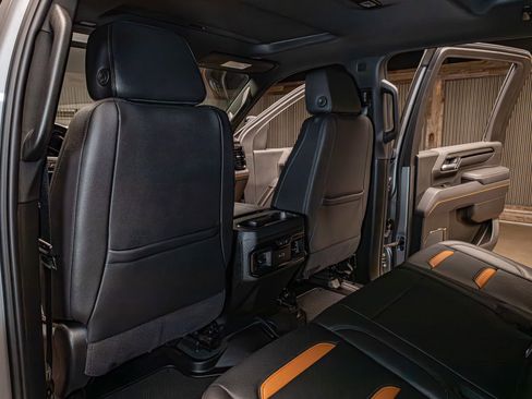 Used 2025 GMC Sierra 2500 AT4 image 21