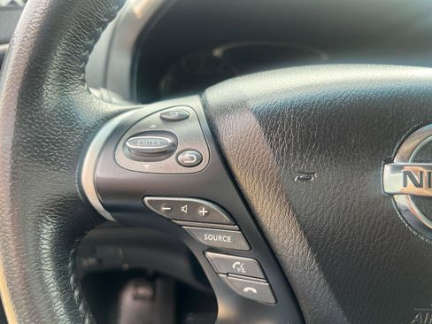 Used 2015 Nissan Pathfinder SV FWD image 10