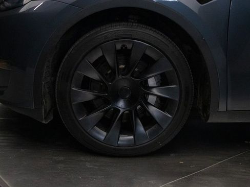 Used 2023 Tesla Model Y Long Range image 8