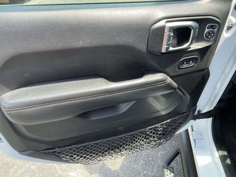 Used 2020 Jeep Wrangler Unlimited Sahara AWD/4WD image 14