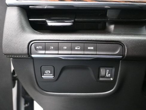 Used 2021 Cadillac Escalade Premium Luxury image 10