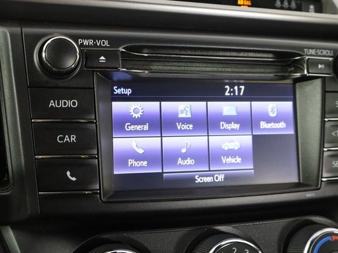 Used 2017 Toyota RAV4 LE image 31