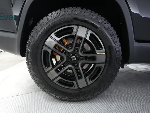 Used 2023 Rivian R1S Adventure AWD/4WD image 21