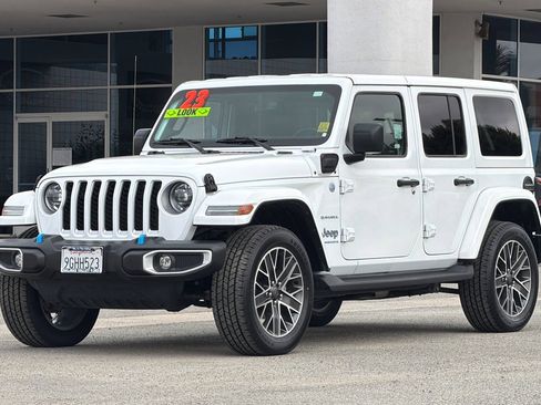 Used 2023 Jeep Wrangler Unlimited Sahara w/ Cold Weather Group AWD/4WD image 8