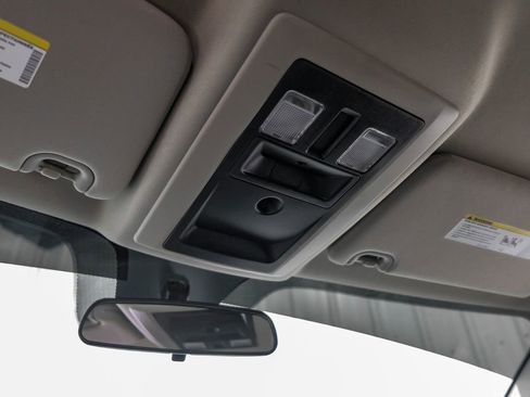 Used 2018 RAM 2500 Tradesman w/ Chrome Appearance Group image 21