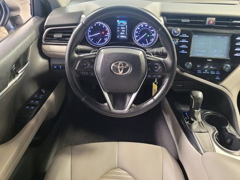 Used 2020 Toyota Camry SE FWD image 22