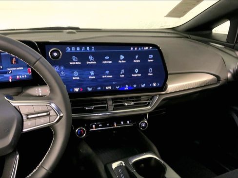 Used 2026 Chevrolet Equinox EV LT w/ Comfort Package FWD image 6