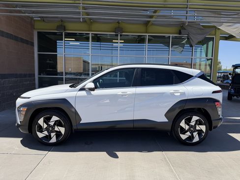 Used 2024 Hyundai Kona Limited FWD image 7
