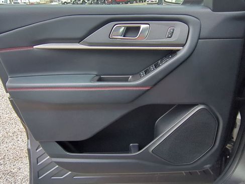 Used 2025 Ford Explorer ST-Line AWD/4WD image 22