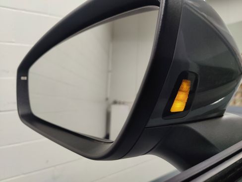 Used 2025 Volkswagen ID.4 Pro S RWD image 10
