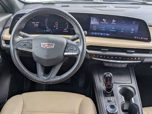 Used 2024 Cadillac XT4 Luxury w/ Cold Weather Package FWD image 30