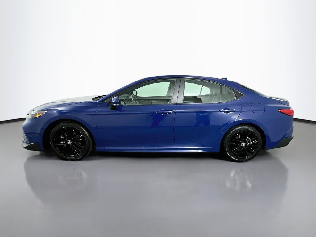 Used 2025 Toyota Camry SE FWD image 8