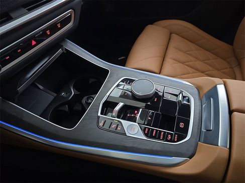 Used 2024 BMW X5 xDrive50e w/ Premium Package image 28