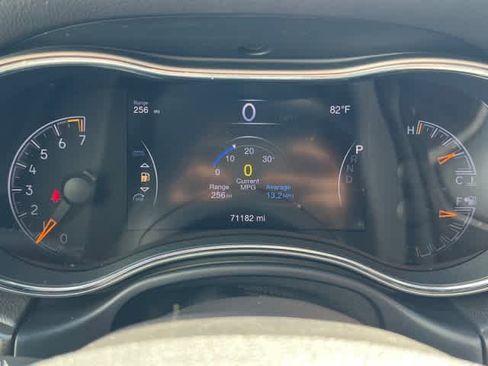 Used 2017 Jeep Grand Cherokee Altitude image 18