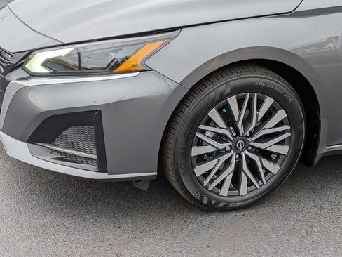 New 2025 Nissan Altima 2.5 SV image 9