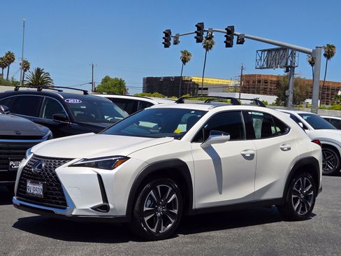 Used 2025 Lexus UX 300h FWD image 8