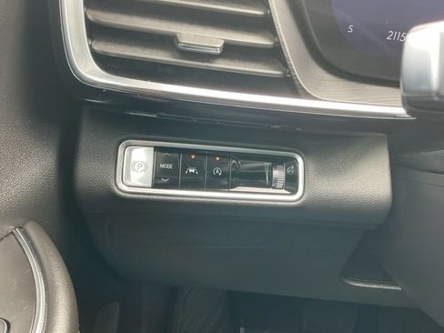 Used 2025 Buick Envision Preferred AWD/4WD image 10