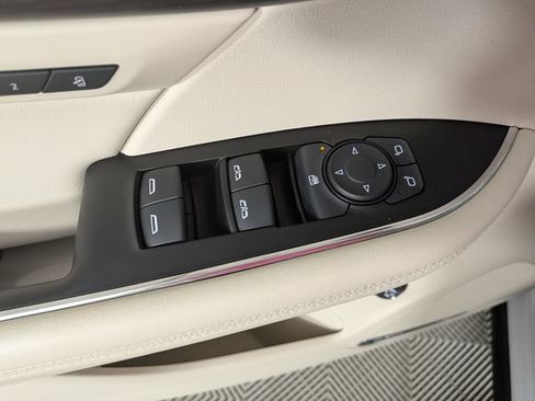 Used 2023 Buick Envision Avenir FWD image 17