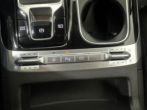 Used 2022 Kia Carnival SX Prestige image 41
