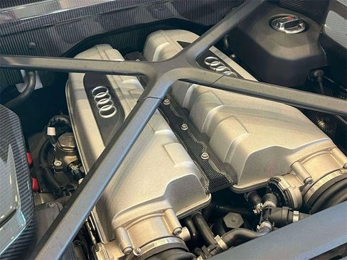 Used 2020 Audi R8 V10 image 35