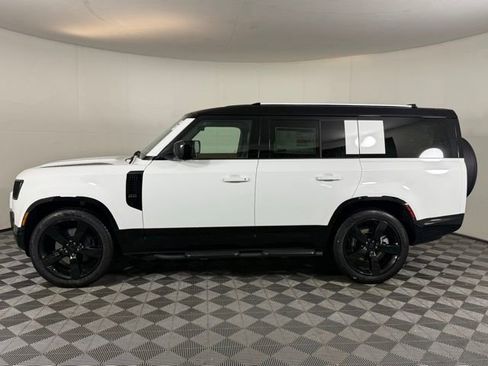 New 2026 Land Rover Defender 130 X-Dynamic SE image 3