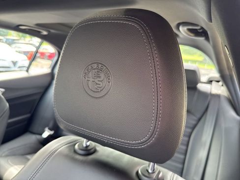 Used 2024 Alfa Romeo Giulia Veloce AWD/4WD image 33
