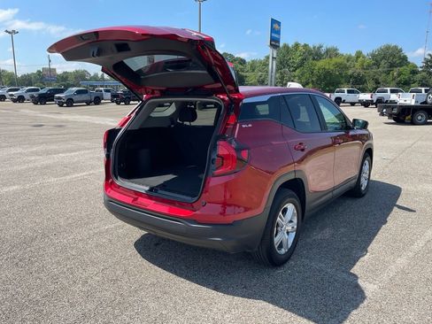 Used 2022 GMC Terrain SLE FWD image 35