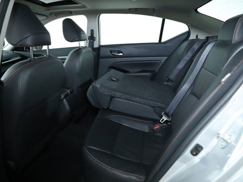 Used 2024 Nissan Altima 2.5 SR w/ SR Premium Package image 14