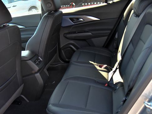 Used 2025 Chevrolet Equinox EV LT w/ Convenience Package image 45