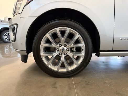 Used 2019 Ford Expedition Platinum AWD/4WD image 11