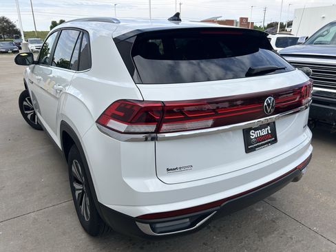 Used 2024 Volkswagen Atlas Cross Sport SE AWD/4WD image 4