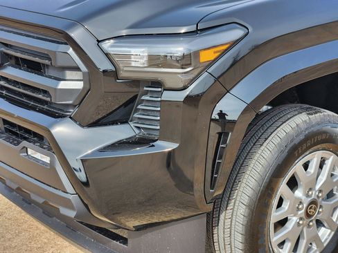 New 2026 Toyota Tacoma SR5 image 9