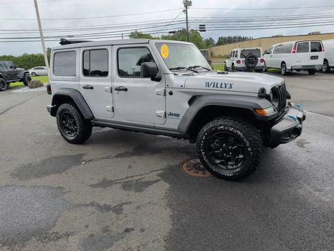 Used 2023 Jeep Wrangler Unlimited w/ Sun & Screen Package AWD/4WD image 4