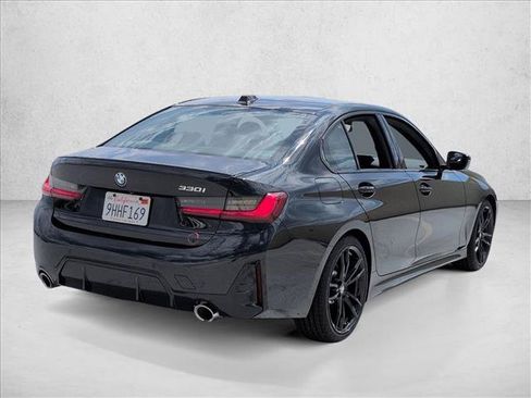 Used 2023 BMW 330i Sedan w/ M Sport Package RWD image 5