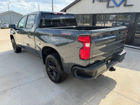 Used 2019 Chevrolet Silverado 1500 Custom Trail Boss w/ Custom Convenience Package AWD/4WD image 7