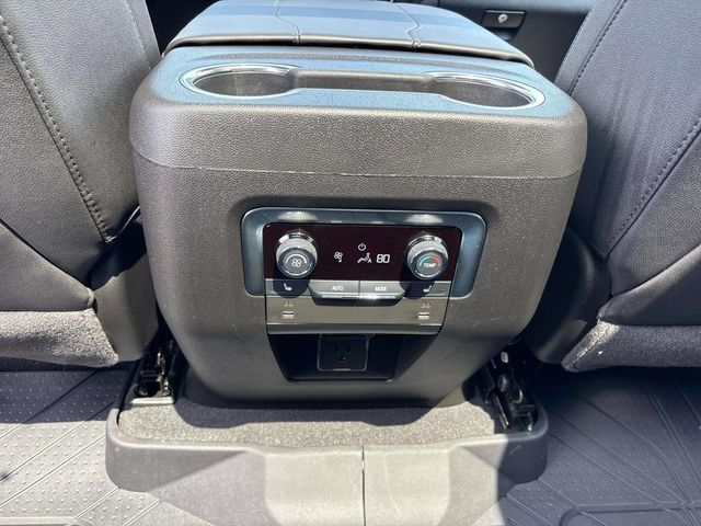 Used 2026 Chevrolet Tahoe Z71 w/ Comfort Package AWD/4WD image 17