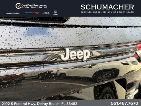Used 2025 Jeep Grand Cherokee Laredo X w/ Luxury Tech Group I RWD image 16