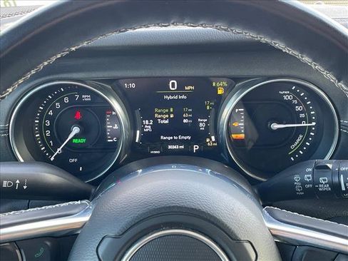 Used 2022 Jeep Wrangler Unlimited Sahara w/ Cold Weather Group image 19